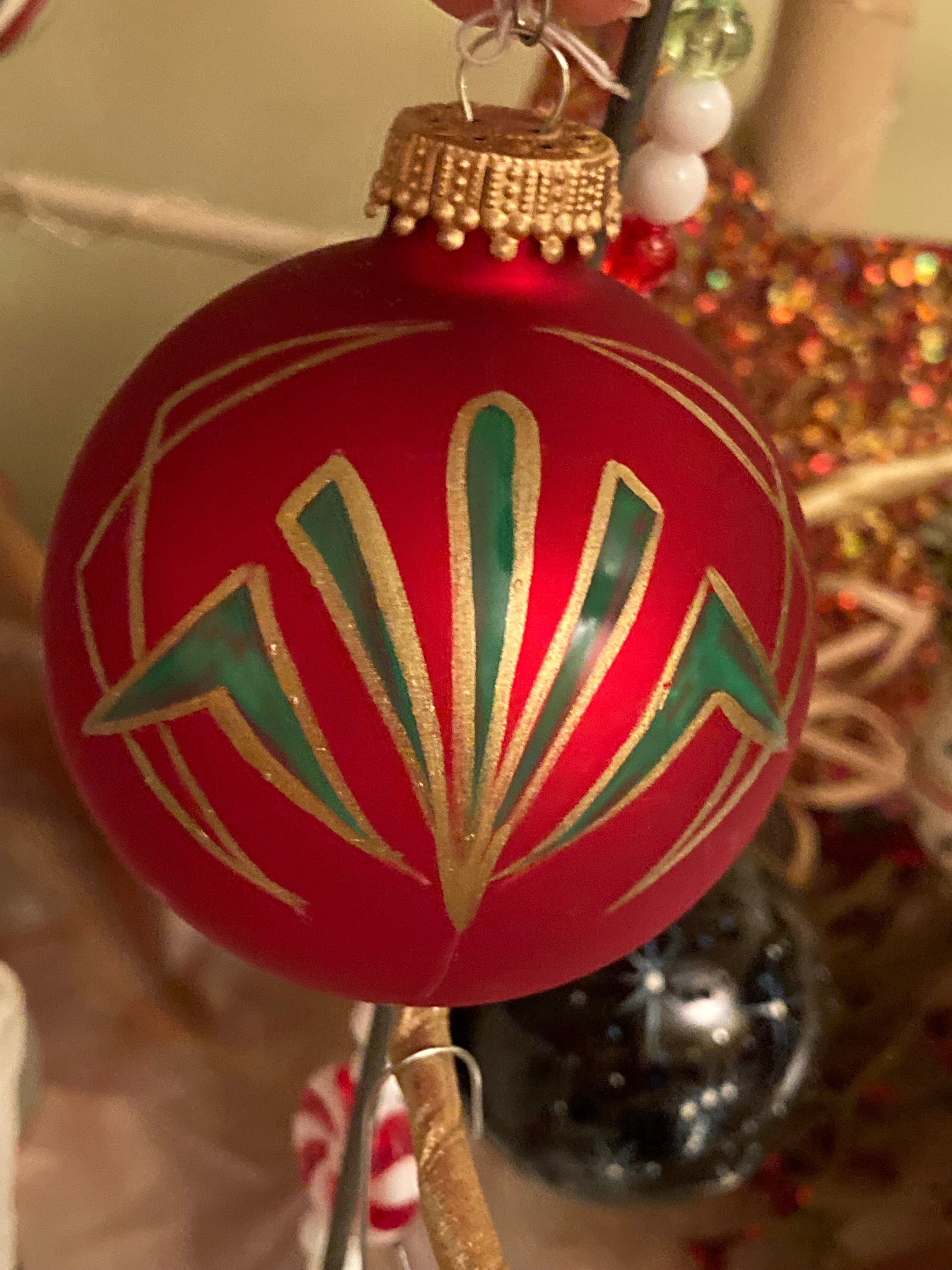 Ornament red
